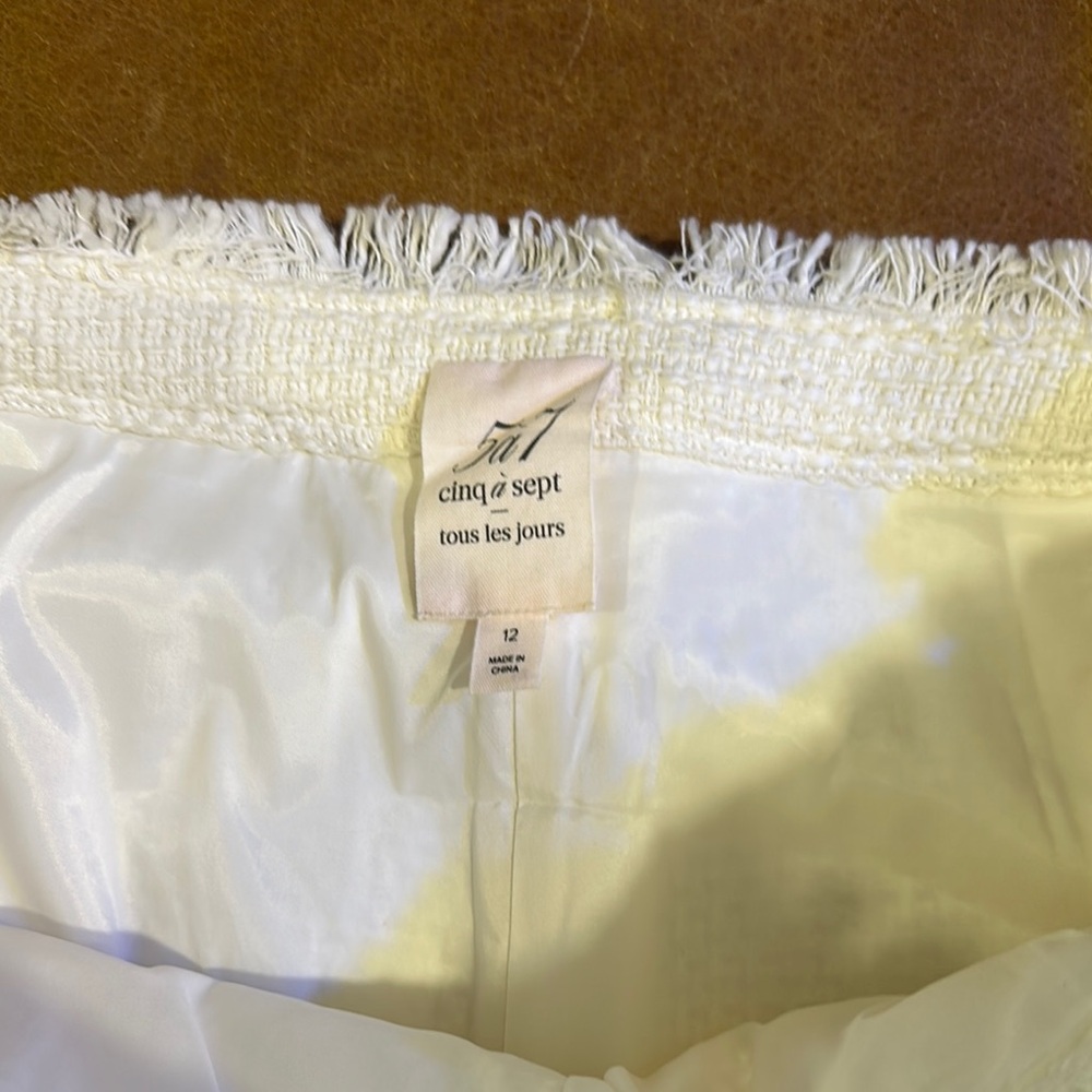 Cinq a Sept Allen Boucle Short - Picture 3 of 3